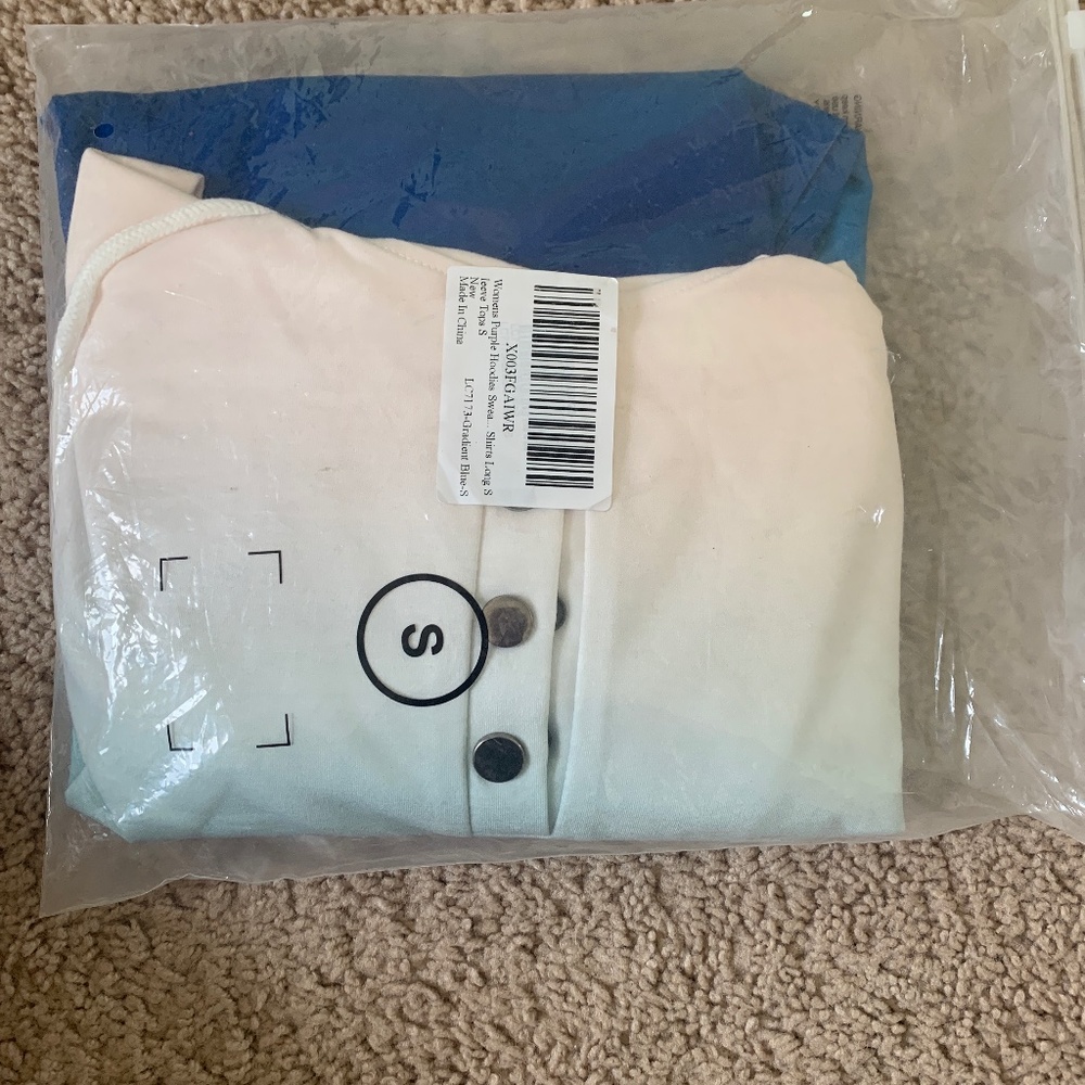 Women’s sweatshirt